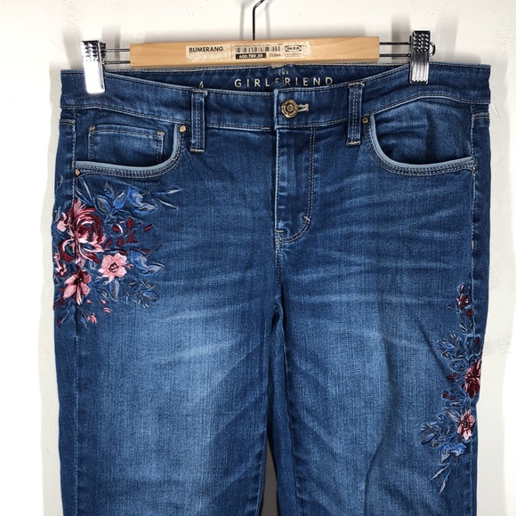 White House Black Market girlfriend fit floral embroidered jeans size 4 - Picture 2 of 12